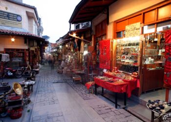 TİCARİ İŞYERİ İMARLARININ ÖNÜ AÇILACAK